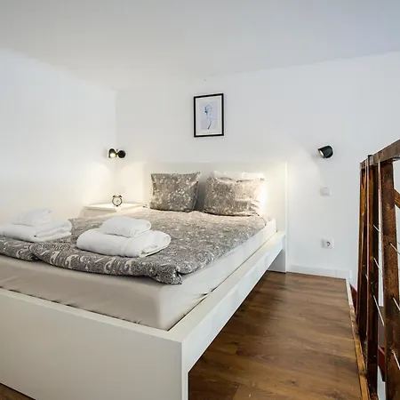 Venus - Keleti I * Budapest